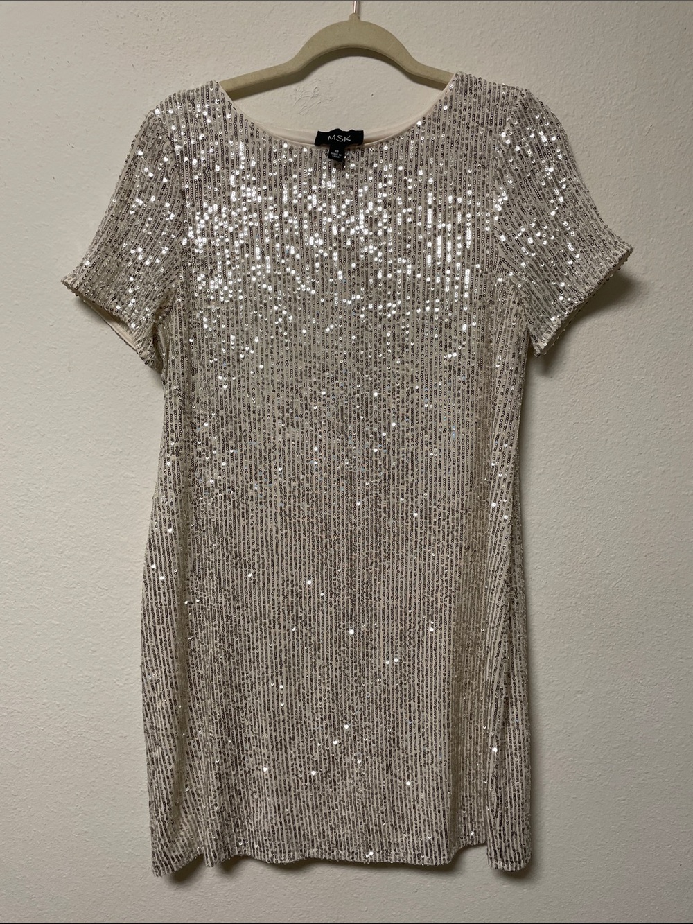 MSK Silver Sequin Short Sleeve Shift Dress Size M.